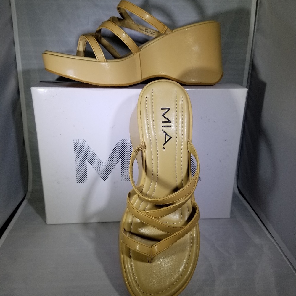 MIA Ingram Natural Womens Wedge Shoes 7.5